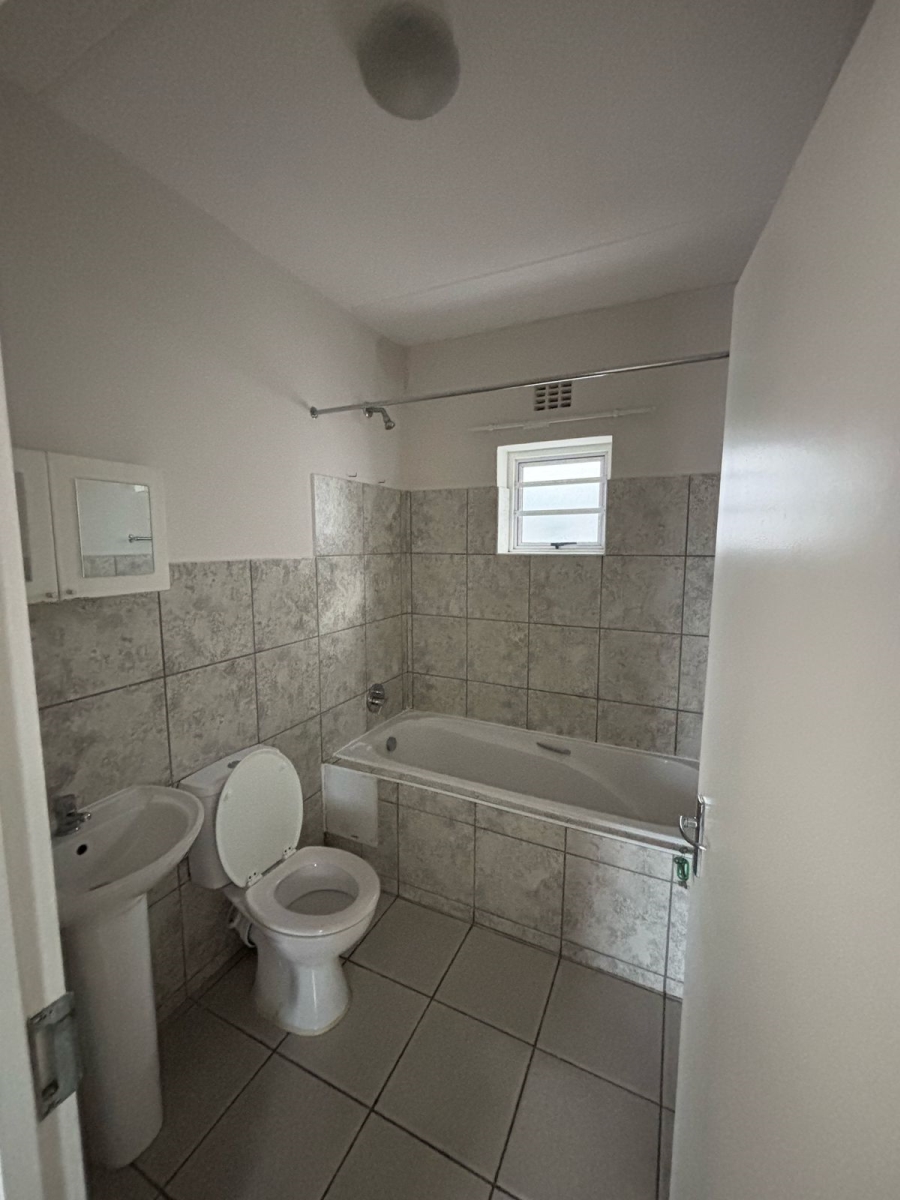 To Let 2 Bedroom Property for Rent in Glenhaven Western Cape